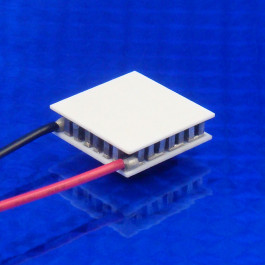 Picture of Thermoelectric device part # 03111-5L31-04CG 20x20mm